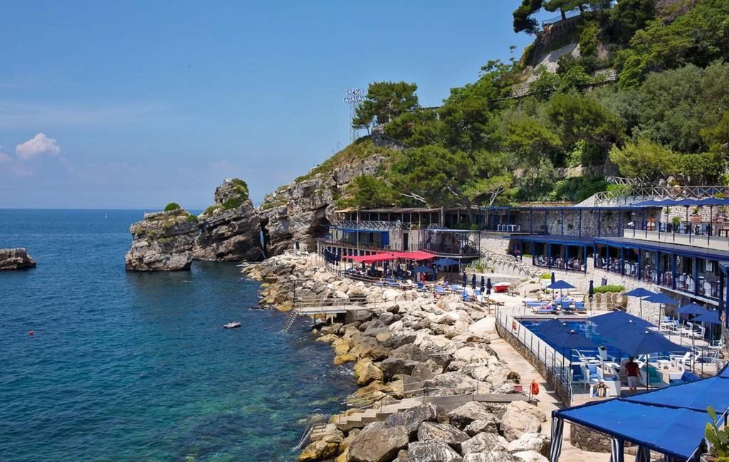 Luxury Beach Clubs in Capri