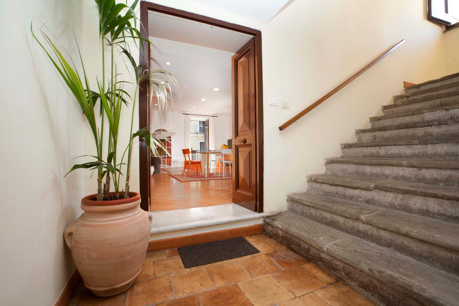 Entrance to Property Deluxe Home in Sorrento Old Town