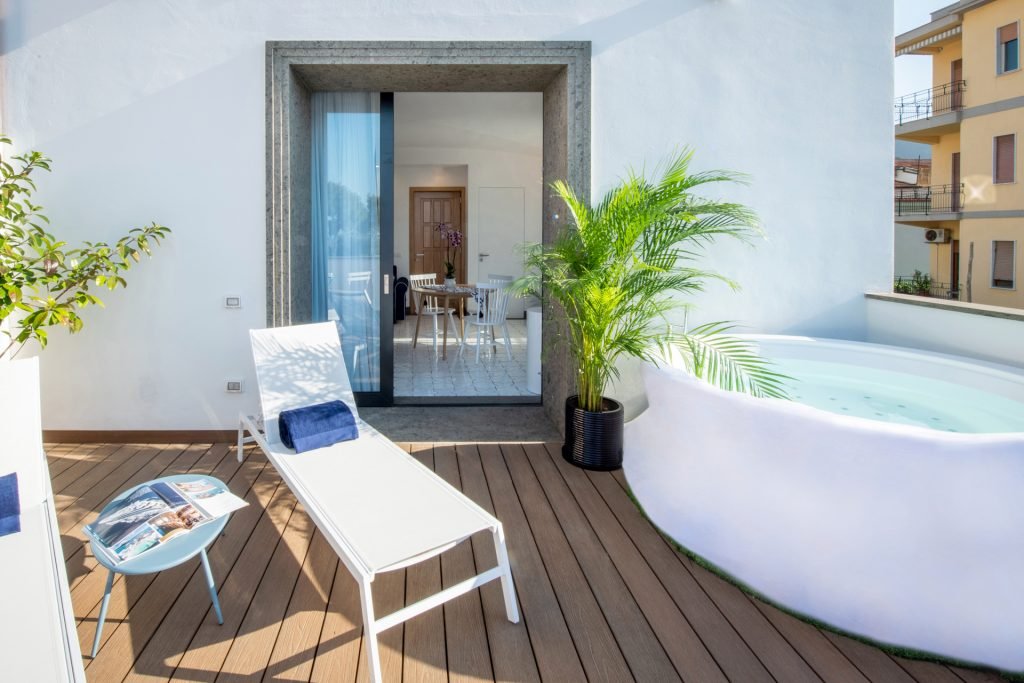 Luxury Suite with Terrace and Jacuzzi Sorrento Coast